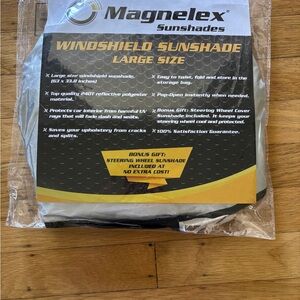 Magnelex Windshield Sunshade - Large Size